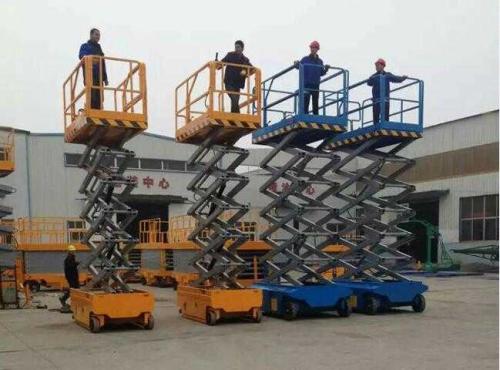 高空作業(yè)液壓升降機平臺應(yīng)運而生 (圖3) 移動6.jpg