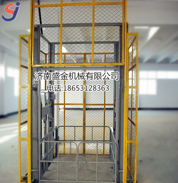 使用防爆導(dǎo)軌式升降機的好處 發(fā)布時間:2017-11-11 16:13:40 來源:濟(jì)南盛金升降平臺機械有限公司 點擊:49 使用防爆導(dǎo)軌升降機的好處 從近幾年的防爆導(dǎo)軌式升降(圖3) \