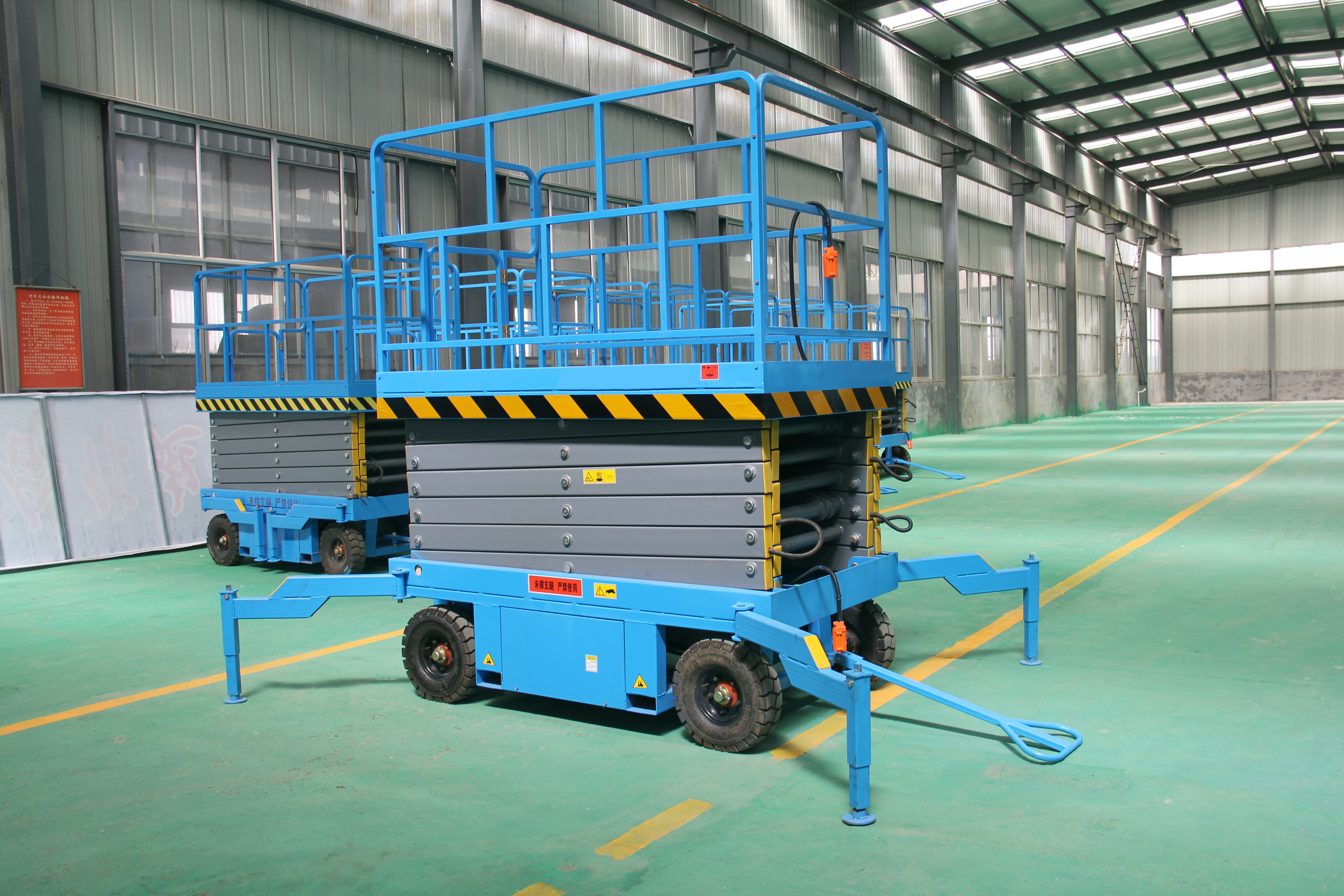 要關(guān)注升降平臺的安全性能(圖1) 要關(guān)注升降平臺的安全性能(圖1)